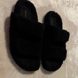 *WORN ONCE* James Perse Black Double Shearling Slides